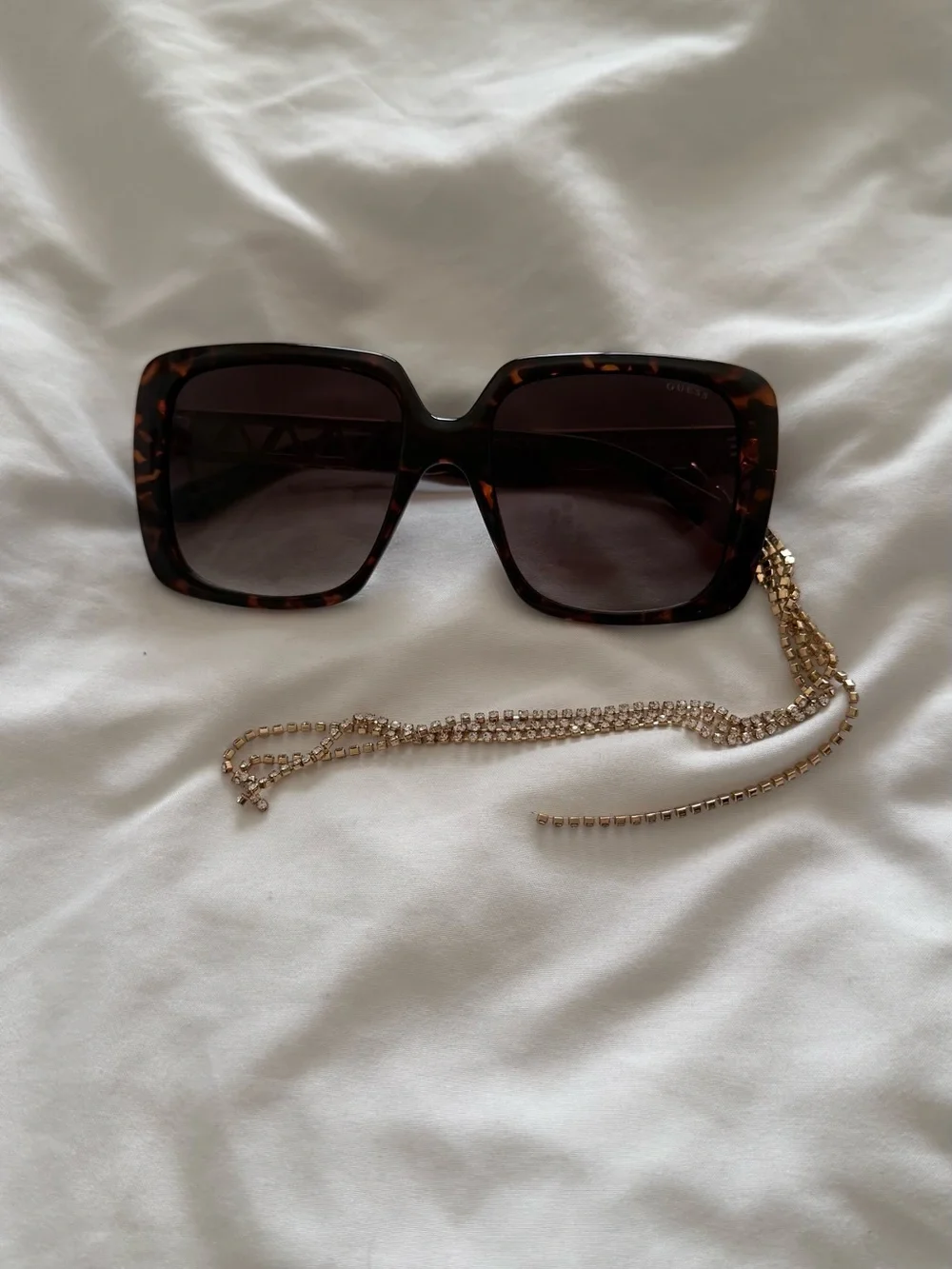 GUESS x Jennifer Lopez Oversized Square Tortoise Sunglasses Rhinestone Chain
